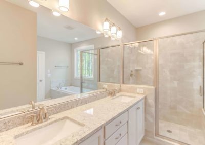 Robuck Homes - Arlington - Bath