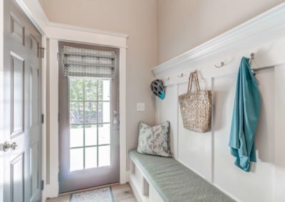 Robuck Homes - Madison - Arts and Crafts - Mudroom